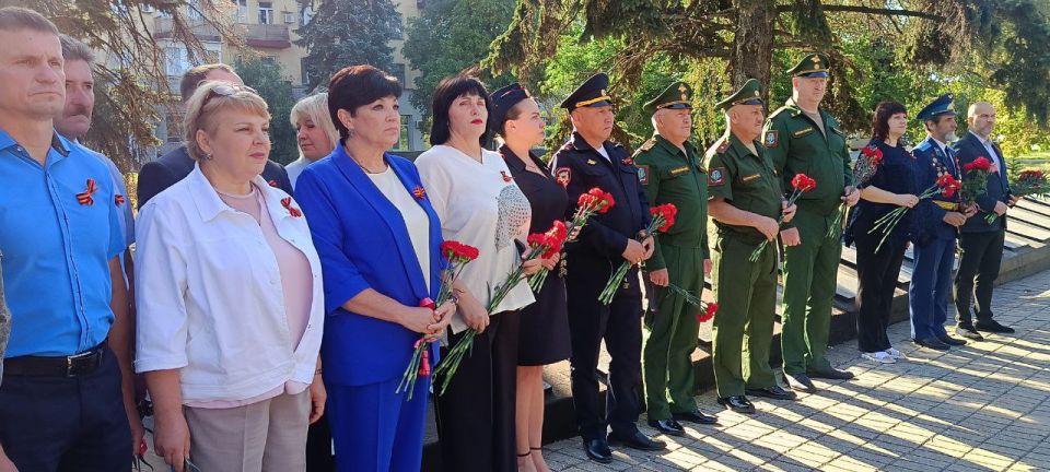 В Дебальцево прошло торжественное мероприятие в честь дня освобождения города Дебальцево от немецко-фашистских захватчиков В Дебальцево прошло торжественное мероприятие в честь дня освобождения города Дебальцево от немецко-фашистских захватчиков