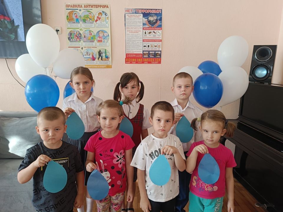 Воспитанники социально-реабилитационного центра для несовершеннолетних города Енакиево приняли участие во Всероссийской акции «Капля жизни» Воспитанники социально-реабилитационного центра для несовершеннолетних города Енакиево приняли участие во Всероссийской акции «Капля жизни»