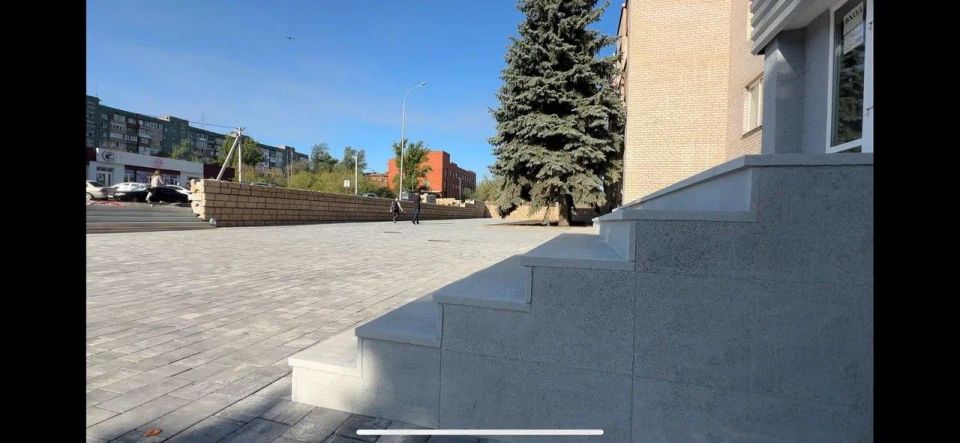 В лицее № 2 «Престиж» обновили входную группу В лицее № 2 «Престиж» обновили входную группу