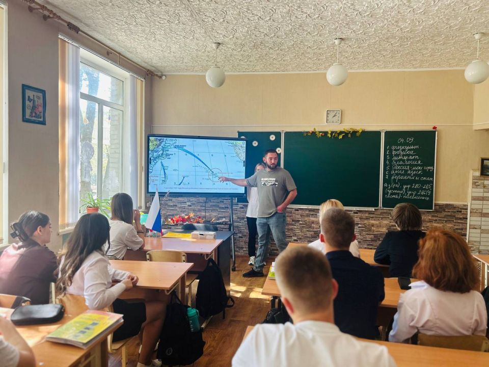 Николай Михайлов: В поселке Новый Свет прошел урок-диалог на историческую тему Николай Михайлов: В поселке Новый Свет прошел урок-диалог на историческую тему