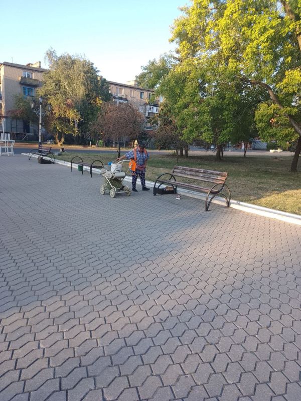 Выполнена уборка территорий благоустройства г. Ясиноватая Выполнена уборка территорий благоустройства г. Ясиноватая