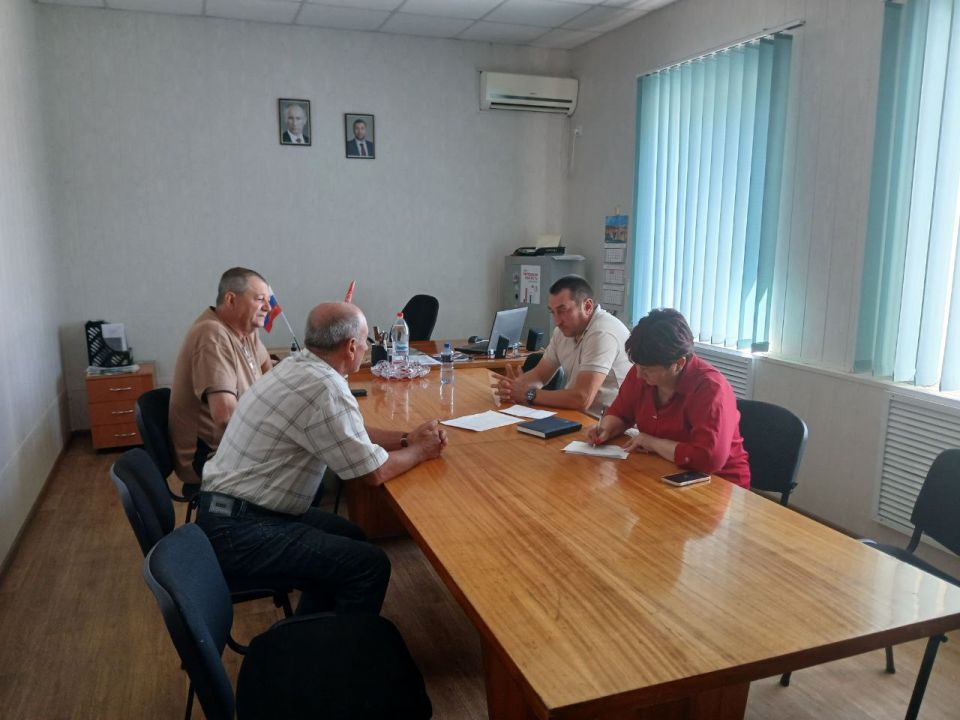 Сегодня заместитель главы Администрации Володарского муниципального округа Якименко А. В. провел информационную встречу с жителями села Касьяновка Сегодня заместитель главы Администрации Володарского муниципального округа Якименко А. В. провел информационную встречу с жителями села Касьяновка
