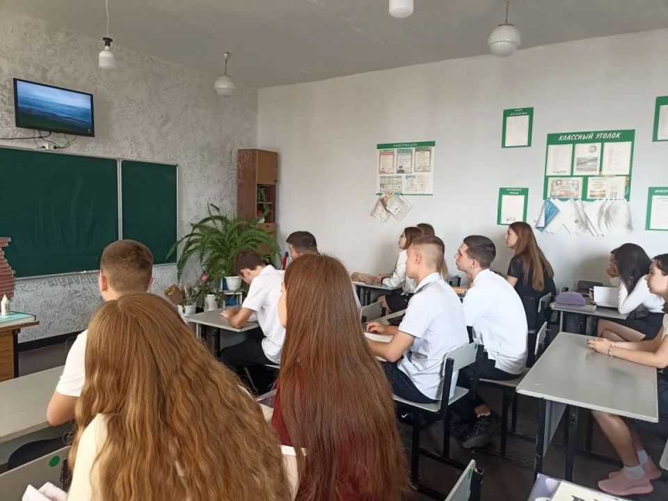 В рамках празднования 80-й годовщины Победы над милитаристской Японией и окончания Второй мировой войны в ГБОУ «ЛИЦЕЙ «СПЕКТР», ГБОУ Школа №18 и ГБОУ Школа №11 прошли важные просветительские мероприятия В рамках празднования 80-й годовщины Победы над милитаристской Японией и окончания Второй мировой войны в ГБОУ «ЛИЦЕЙ «СПЕКТР», ГБОУ Школа №18 и ГБОУ Школа №11 прошли важные просветительские мероприятия