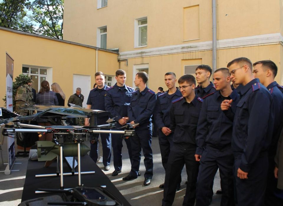 В Санкт-Петербургской академии Следственного комитета состоялось торжественное открытие экспозиции «Три года СВО» В Санкт-Петербургской академии Следственного комитета состоялось торжественное открытие экспозиции «Три года СВО»
