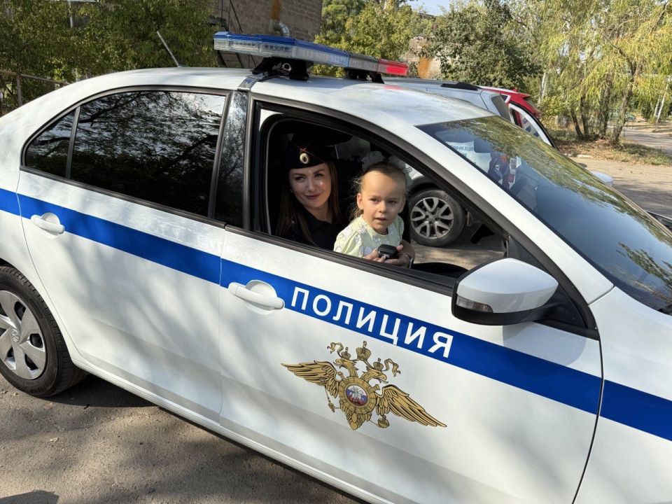 Полицейские навестили детей погибших сослуживцев Полицейские навестили детей погибших сослуживцев