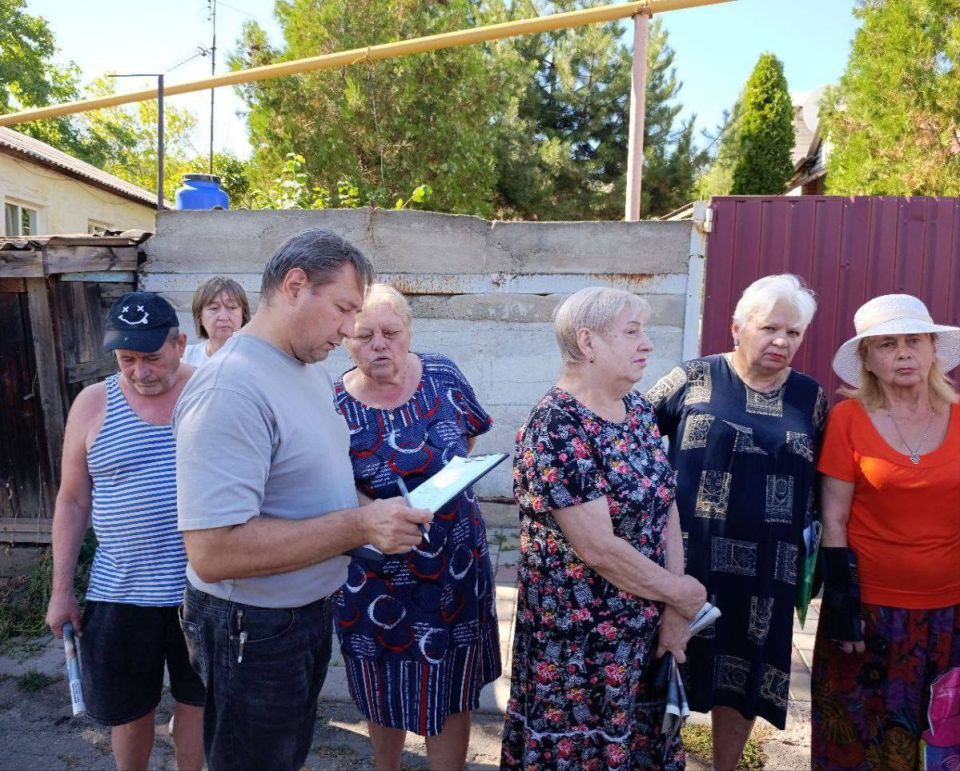 Михаил Меренков: Сегодня совместно с депутатом Донецкого городского совета Николаем Тимченко провели встречу с жителями микрорайона «Мушкетово-Вертикальный» Михаил Меренков: Сегодня совместно с депутатом Донецкого городского совета Николаем Тимченко провели встречу с жителями микрорайона «Мушкетово-Вертикальный»