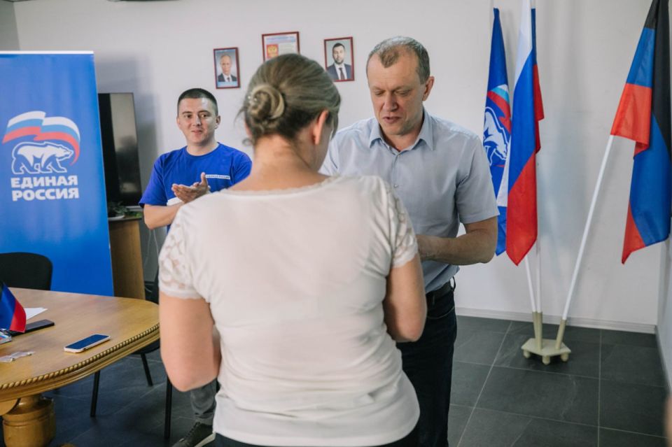 Антон Кольцов: В Ильичевском районе встретился с руководителями первичных организаций Местного отделения "Единой России" Антон Кольцов: В Ильичевском районе встретился с руководителями первичных организаций Местного отделения "Единой России"