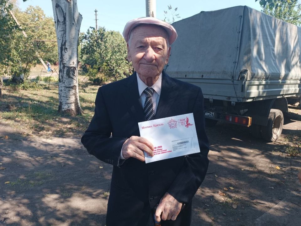 В Калининском районе Горловки поздравили участников Великой Отечественной войны с годовщиной окончания Второй мировой войны В Калининском районе Горловки поздравили участников Великой Отечественной войны с годовщиной окончания Второй мировой войны