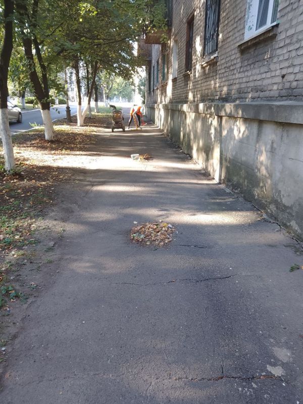 Выполнена уборка территорий благоустройства г. Ясиноватая Выполнена уборка территорий благоустройства г. Ясиноватая