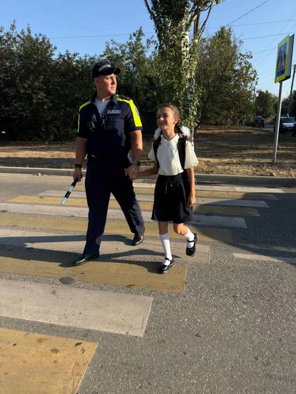 Сотрудники ГАИ обеспечили безопасность дорожного движения в День знаний Сотрудники ГАИ обеспечили безопасность дорожного движения в День знаний