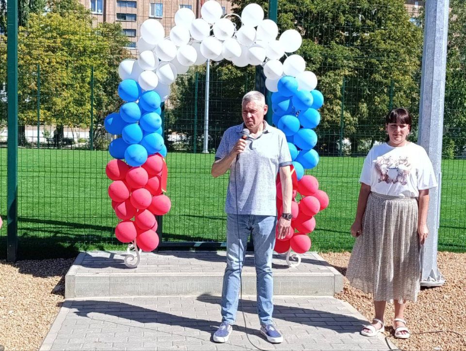 В Ждановке состоялось открытие новой спортивной площадки и футбольного поля В Ждановке состоялось открытие новой спортивной площадки и футбольного поля