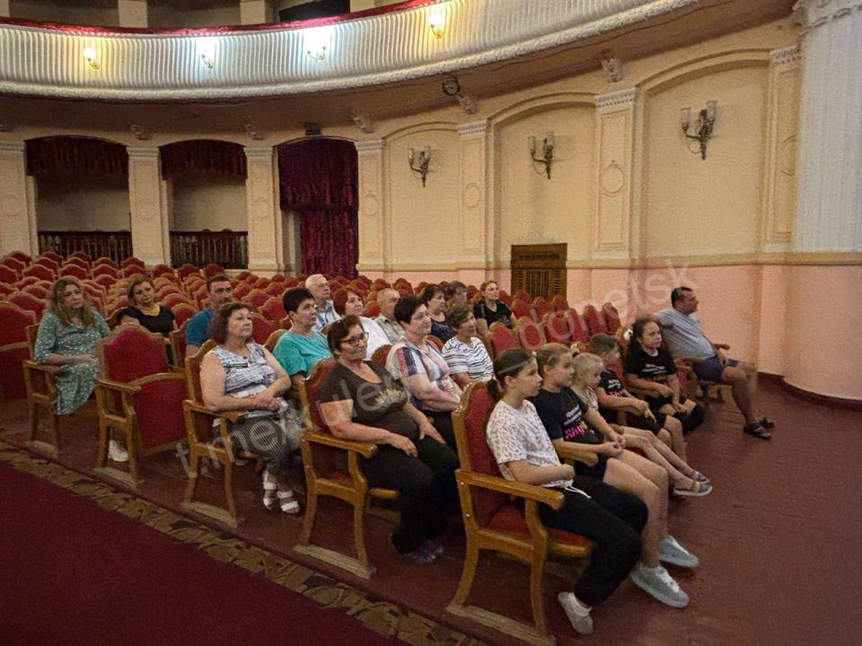Во Дворце культуры им. И. Франко в рамках проекта «Историческая память» партии «Единая Россия» состоялось тематическое мероприятие, посвященное трагическим событиям в Беслане «Беслан — трагедия, которую не забыть» Во Дворце культуры им. И. Франко в рамках проекта «Историческая память» партии «Единая Россия» состоялось тематическое мероприятие, посвященное трагическим событиям в Беслане «Беслан — трагедия, которую не забыть»