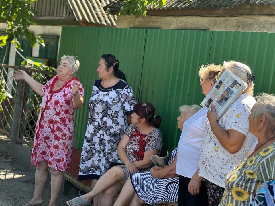 Денис Зубов: Встреча с населением. Сегодня, 3 сентября, заместитель главы администрации городского округа Иловайск Александр Васильевич Кузнецов провел встречу с населением на подведомственной территории администрации... Денис Зубов: Встреча с населением. Сегодня, 3 сентября, заместитель главы администрации городского округа Иловайск Александр Васильевич Кузнецов провел встречу с населением на подведомственной территории администрации...