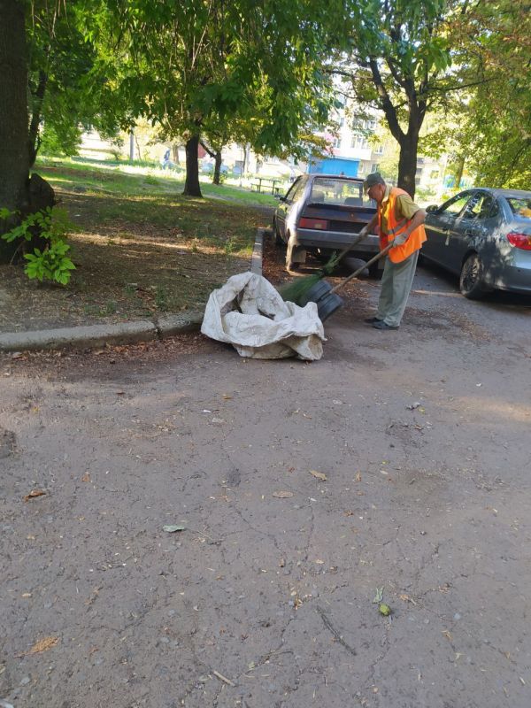 Сегодня, 03.09.2025 года, силами сотрудников жилищно-коммунальных предприятий Пролетарского внутригородского района г. Донецка были выполнены следующие работы: Сегодня, 03.09.2025 года, силами сотрудников жилищно-коммунальных предприятий Пролетарского внутригородского района г. Донецка были выполнены следующие работы: