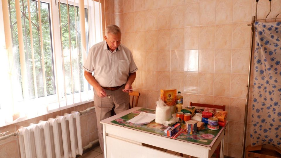 Депутат Мирон Братковский (фракция «Единая Россия») вместе с Гуманитарным добровольческим корпусом Ханты-Мансийского автономного округа — Югры доставили «коробки добра» донецким врачам Депутат Мирон Братковский (фракция «Единая Россия») вместе с Гуманитарным добровольческим корпусом Ханты-Мансийского автономного округа — Югры доставили «коробки добра» донецким врачам