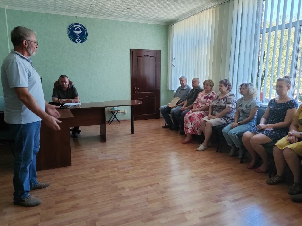 Заместитель Главы Администрации Новоазовского муниципального округа Сергей Харьков встретился с жителями села Безыменное Заместитель Главы Администрации Новоазовского муниципального округа Сергей Харьков встретился с жителями села Безыменное
