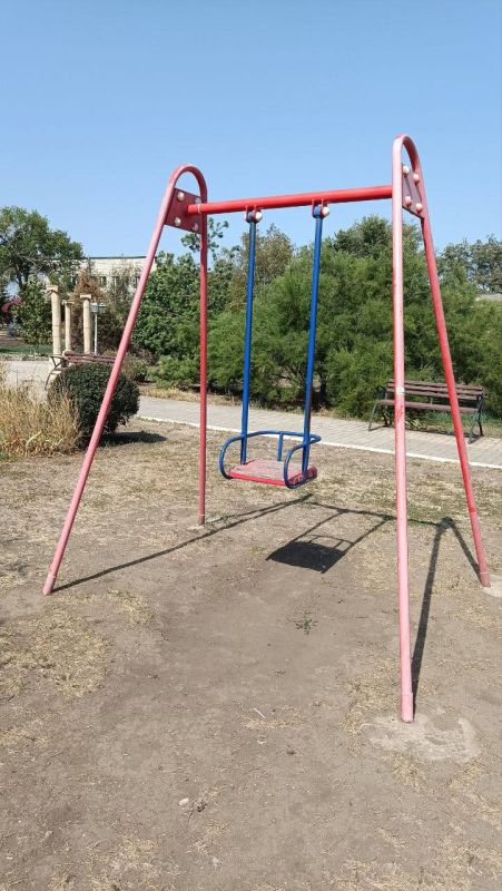 В Мангушском округе обеспечена безопасность детских площадок В Мангушском округе обеспечена безопасность детских площадок