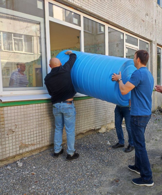 Забота о самых маленьких. Депутат Ясиноватского муниципального совета от партии "Новые люди" Валерий Коваль продолжает оказывать поддержку учреждениям нашего округа Забота о самых маленьких. Депутат Ясиноватского муниципального совета от партии "Новые люди" Валерий Коваль продолжает оказывать поддержку учреждениям нашего округа