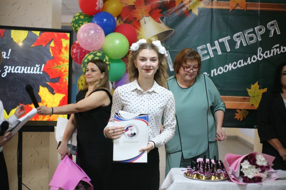 Докучаевск: Юные знатоки выборов получили награды в День знаний! Докучаевск: Юные знатоки выборов получили награды в День знаний!