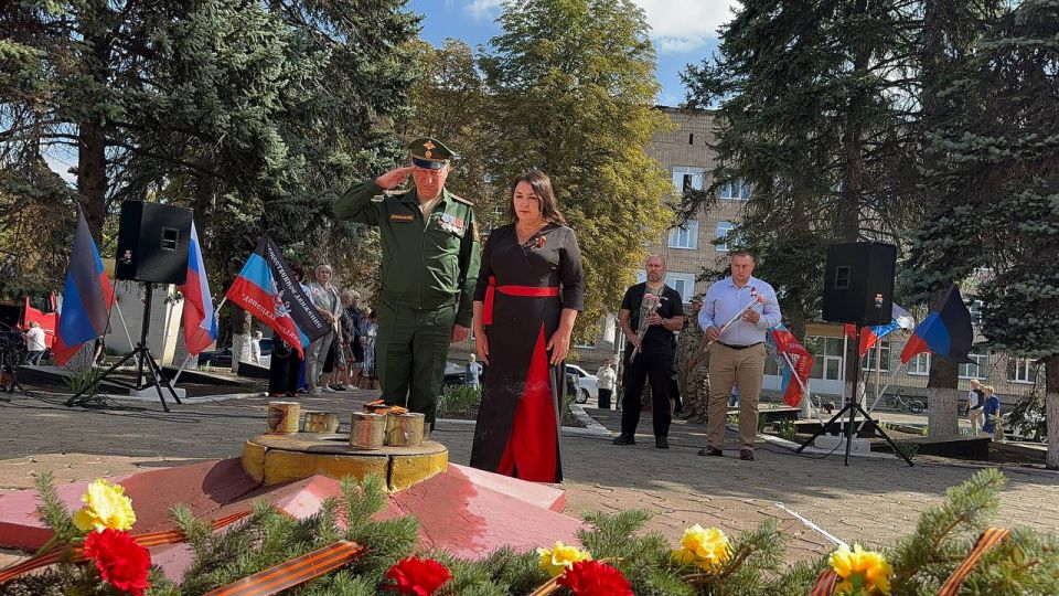 Денис Зубов: Никто не забыт: Иловайск чтит память освободителей Денис Зубов: Никто не забыт: Иловайск чтит память освободителей