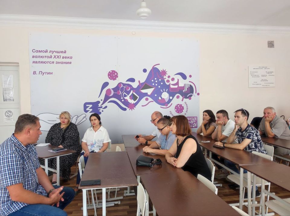 Диалог власти и народа: Встреча главы Докучаевска с трудовыми коллективами Диалог власти и народа: Встреча главы Докучаевска с трудовыми коллективами