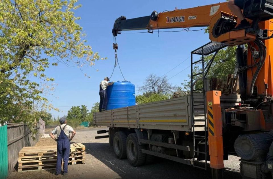 Площадку под третью новую водонапорную башню готовят в Макеевке Площадку под третью новую водонапорную башню готовят в Макеевке