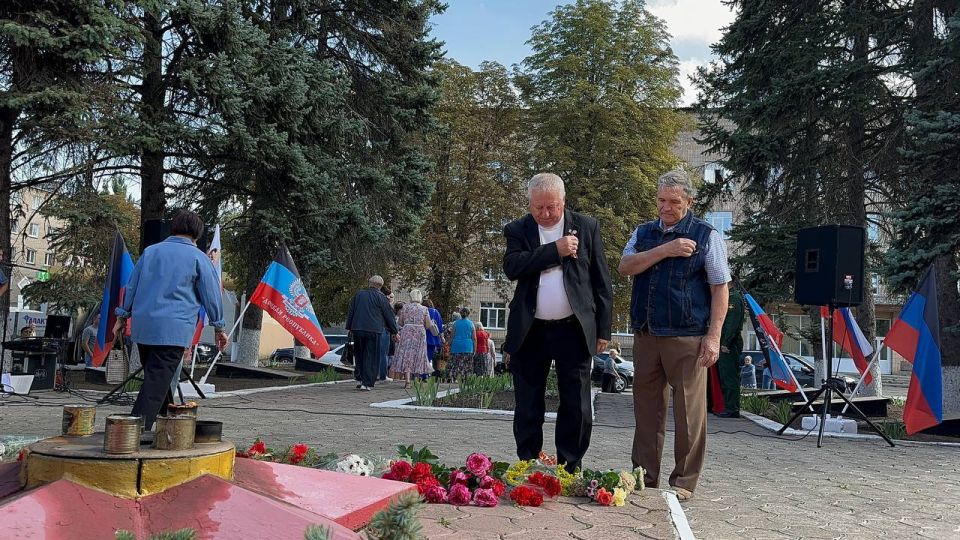 Денис Зубов: Никто не забыт: Иловайск чтит память освободителей Денис Зубов: Никто не забыт: Иловайск чтит память освободителей