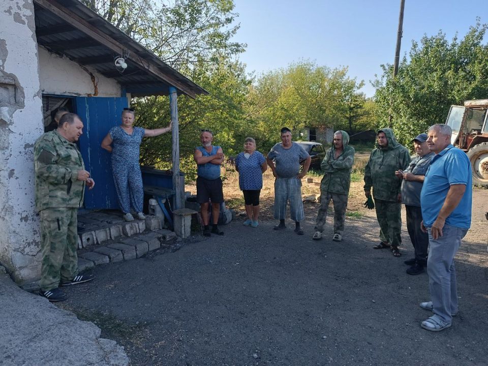 4 сентября управляющий делами Администрации Старобешевского муниципального округа Евгения Биатова провела встречу с жителями села Береговое 4 сентября управляющий делами Администрации Старобешевского муниципального округа Евгения Биатова провела встречу с жителями села Береговое