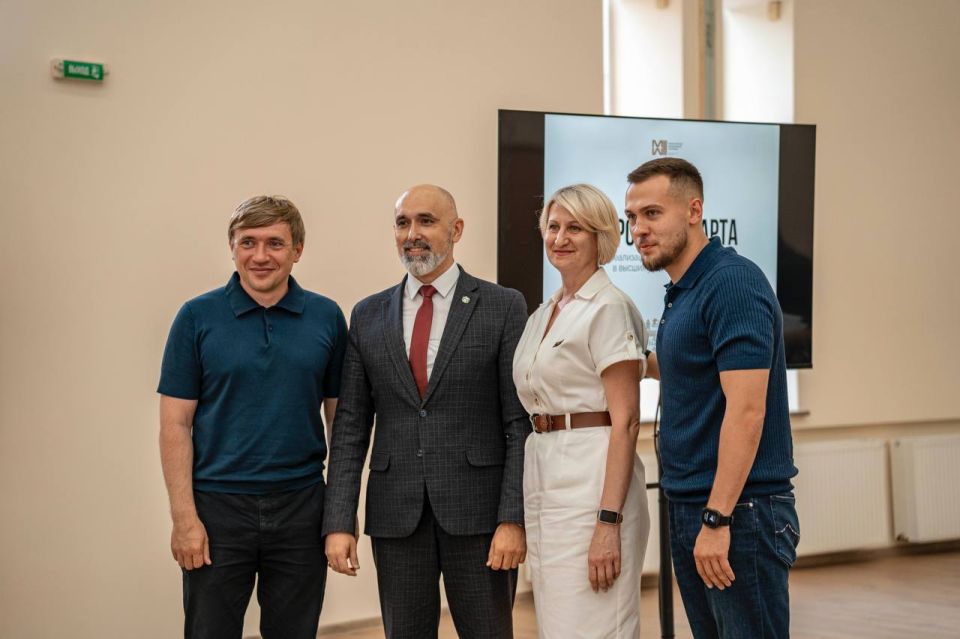 В Донецке строят один из крупнейших в стране Молодёжных центров! В Донецке строят один из крупнейших в стране Молодёжных центров!
