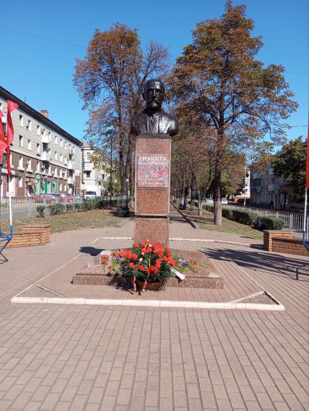 День рождения всегда радостный и желанный праздник, а День рождения родного города – праздник в двойне День рождения всегда радостный и желанный праздник, а День рождения родного города – праздник в двойне