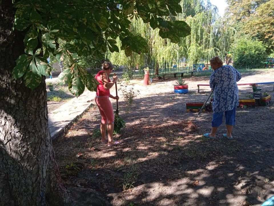Сегодня, 4 сентября 2025 года, по поручению Главы Республики Дениса Пушилина, в рамках проекта «Городская среда», реализуемого Единой Россией , работники предприятий Кировского района приняли участие в традиционной... Сегодня, 4 сентября 2025 года, по поручению Главы Республики Дениса Пушилина, в рамках проекта «Городская среда», реализуемого Единой Россией , работники предприятий Кировского района приняли участие в традиционной...