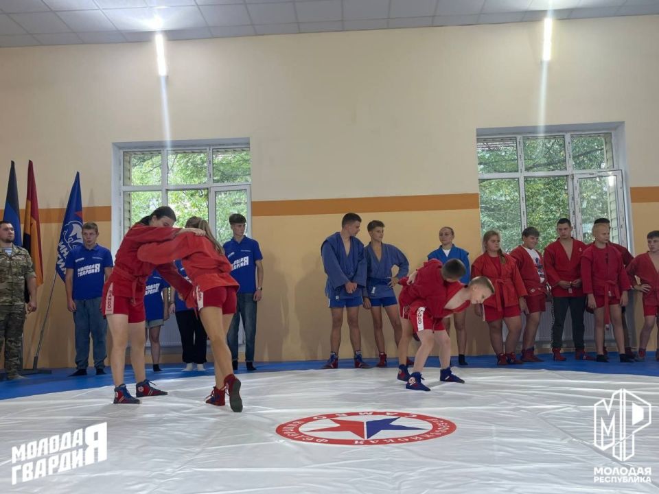 Шахтёрск стал ещё сильнее. Открылся восстановленный зал борьбы «Богатырь» — место, где будут коваться будущие чемпионы Шахтёрск стал ещё сильнее. Открылся восстановленный зал борьбы «Богатырь» — место, где будут коваться будущие чемпионы
