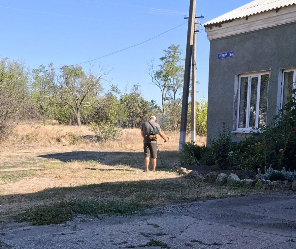 Наталья Великодная: Сегодня, 4 сентября, в рамках партийного проекта Единой России "Городская среда", а также традиционной экологической акции «Чистый четверг» жители населенных пунктов Тельмановского округа приняли участие... Наталья Великодная: Сегодня, 4 сентября, в рамках партийного проекта Единой России "Городская среда", а также традиционной экологической акции «Чистый четверг» жители населенных пунктов Тельмановского округа приняли участие...