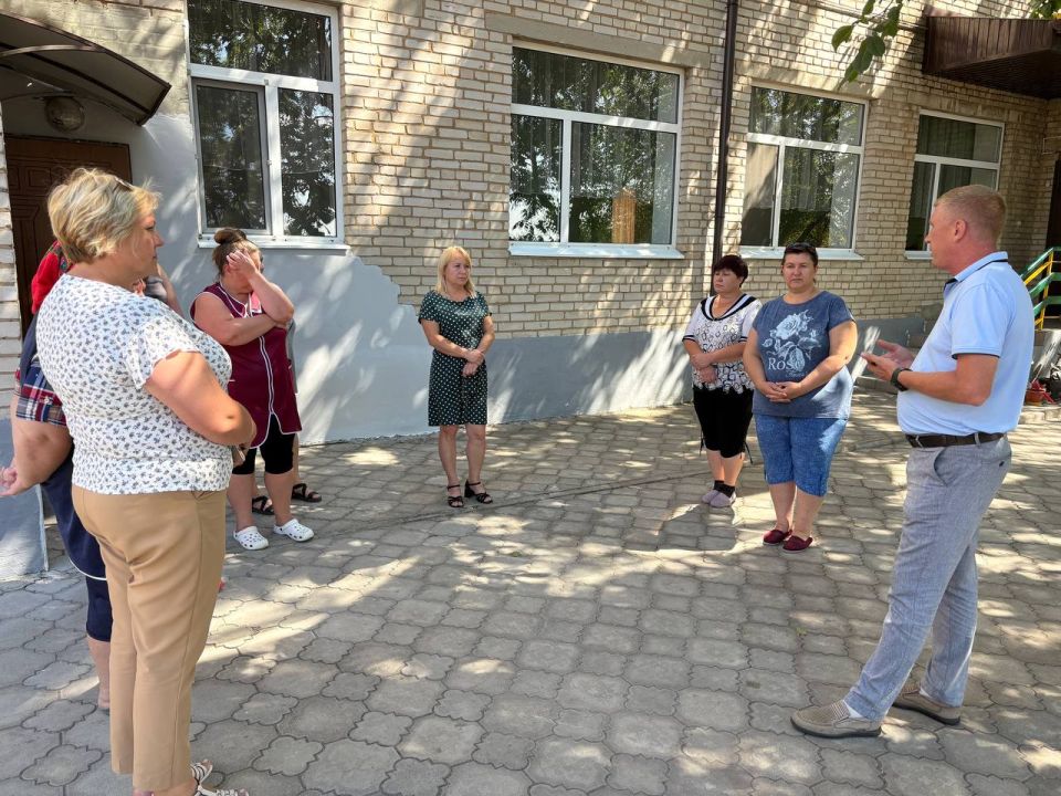 Сергей Юзвинкевич: Провел встречу с трудовым коллективом ГКДОУ "Новокрасновский детский сад Володарского М.О." Сергей Юзвинкевич: Провел встречу с трудовым коллективом ГКДОУ "Новокрасновский детский сад Володарского М.О."