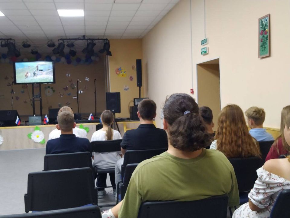 В с. Портовском молодёжь активно вовлечена в сохранение исторической памяти! На днях состоялся кинопоказ, посвящённый 80-й годовщине Победы над милитаристской Японией и окончанию Второй мировой войны В с. Портовском молодёжь активно вовлечена в сохранение исторической памяти! На днях состоялся кинопоказ, посвящённый 80-й годовщине Победы над милитаристской Японией и окончанию Второй мировой войны