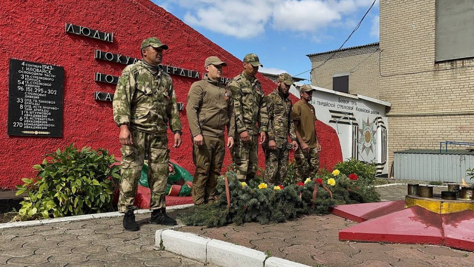 Денис Зубов: Никто не забыт: Иловайск чтит память освободителей Денис Зубов: Никто не забыт: Иловайск чтит память освободителей