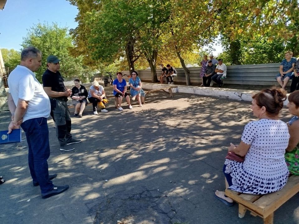 Константин Зинченко: Встретился с жителями села Новоалексеевка: обсудили важные вопросы, касающиеся развития региона, а также проблемы, которые волнуют местных жителей Константин Зинченко: Встретился с жителями села Новоалексеевка: обсудили важные вопросы, касающиеся развития региона, а также проблемы, которые волнуют местных жителей
