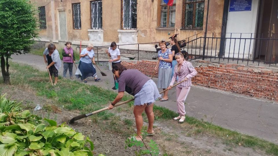В преддверии празднования 82-й годовщины освобождения Макеевки и Донбасса от немецко-фашистских захватчиков и Дня города Макеевка учреждения и организации района продолжаются субботники с целью наведения санитарного порядка... В преддверии празднования 82-й годовщины освобождения Макеевки и Донбасса от немецко-фашистских захватчиков и Дня города Макеевка учреждения и организации района продолжаются субботники с целью наведения санитарного порядка...