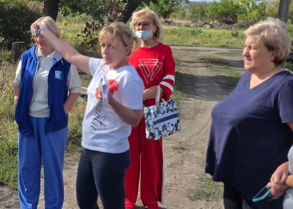 Руководитель управы Куйбышевского района Иван Адамец провел встречу с жителями улицы Веселая, в ходе которой были обсуждены актуальные проблемы граждан Руководитель управы Куйбышевского района Иван Адамец провел встречу с жителями улицы Веселая, в ходе которой были обсуждены актуальные проблемы граждан