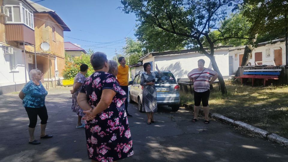 Валентина Харлашка: 4 сентября, провела встречу с жителями района на подведомственной территории по ул. Ковалевской, 9 Валентина Харлашка: 4 сентября, провела встречу с жителями района на подведомственной территории по ул. Ковалевской, 9