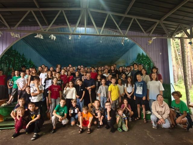 Воспитанники воскресной школы при Свято-Владимирском храме города Докучаевска провели летние каникулы в православном лагере "Спас", организованным Тамбовской епархией Воспитанники воскресной школы при Свято-Владимирском храме города Докучаевска провели летние каникулы в православном лагере "Спас", организованным Тамбовской епархией