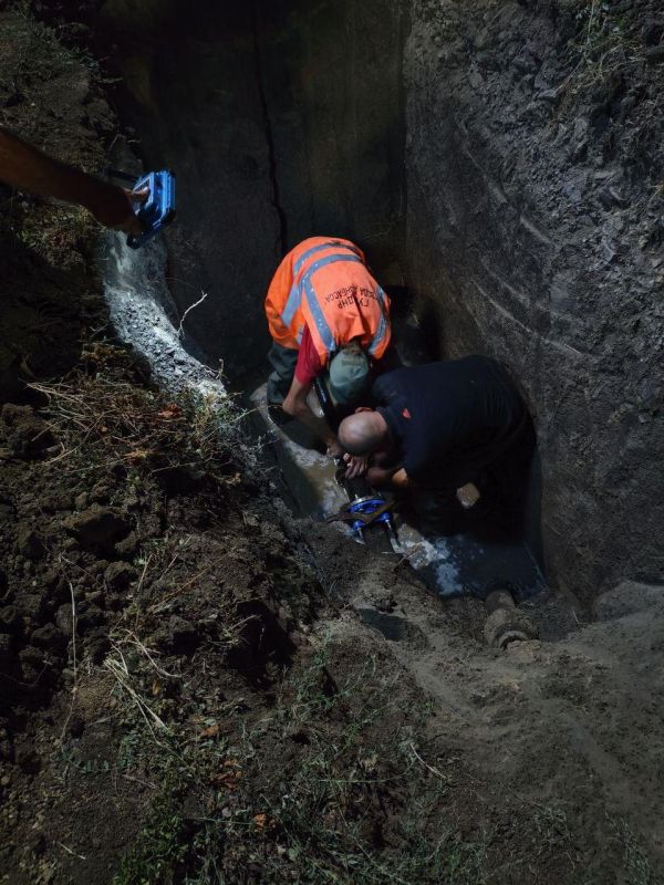 В Тельманово устранили аварию на сетях водоснабжения при поддержке Свердловской области В Тельманово устранили аварию на сетях водоснабжения при поддержке Свердловской области