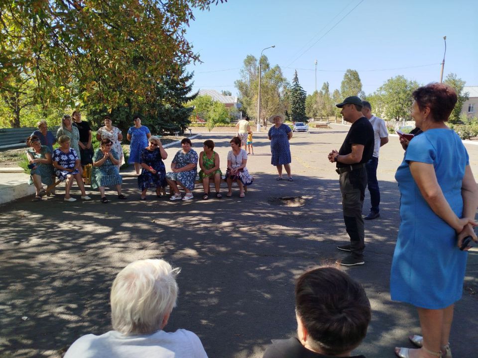 Константин Зинченко: Встретился с жителями села Новоалексеевка: обсудили важные вопросы, касающиеся развития региона, а также проблемы, которые волнуют местных жителей Константин Зинченко: Встретился с жителями села Новоалексеевка: обсудили важные вопросы, касающиеся развития региона, а также проблемы, которые волнуют местных жителей