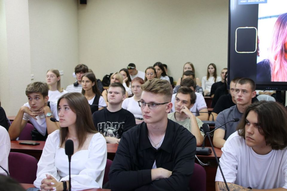 ТВОЙ ХОД, СТУДЕНТ ДОННУЭТ! ТВОЙ ХОД, СТУДЕНТ ДОННУЭТ!