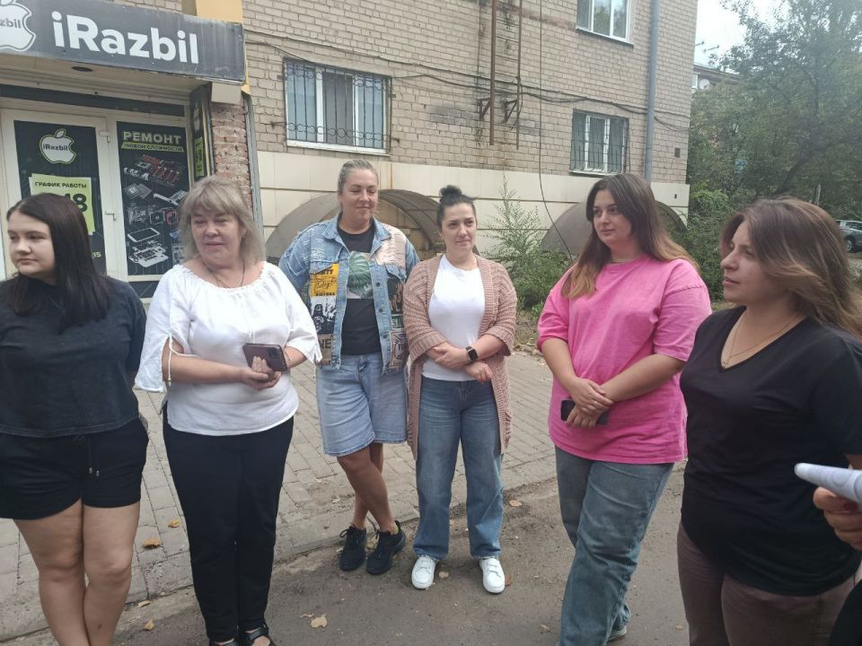 Альбина Афенченко: Сегодня, 5 сентября, по поручению Главы ДНР Дениса Пушилина, заместитель руководителя Управы Калининского внутригородского района Администрации городского округа Донецк Снежана Гоман провела встречу с... Альбина Афенченко: Сегодня, 5 сентября, по поручению Главы ДНР Дениса Пушилина, заместитель руководителя Управы Калининского внутригородского района Администрации городского округа Донецк Снежана Гоман провела встречу с...
