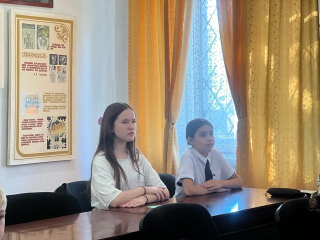 В городе Комсомольское прошел концерт-лекция, посвященный Дню освобождения Донбасса В городе Комсомольское прошел концерт-лекция, посвященный Дню освобождения Донбасса
