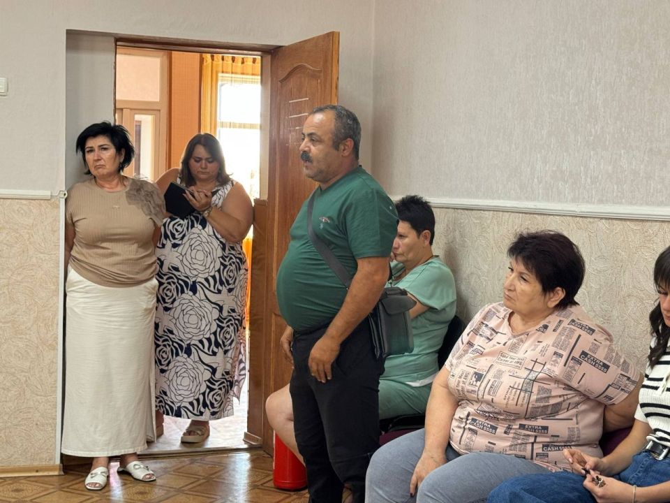 Работа с населением продолжается: Юрий Афендиков провел встречу с жителями поселка Бугас Работа с населением продолжается: Юрий Афендиков провел встречу с жителями поселка Бугас