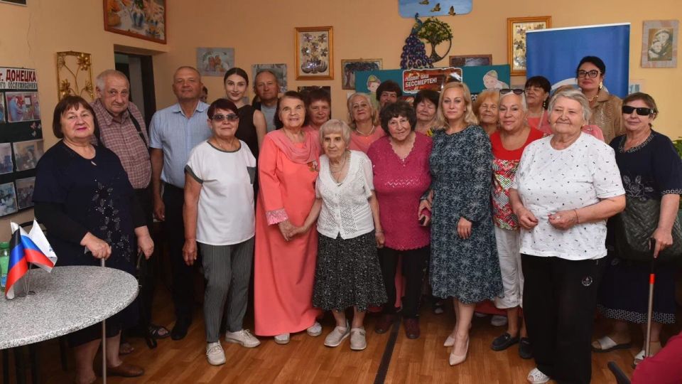 Наталья Бегуненко: В рамках проекта «Старшее поколение» партии Единая Россия в «Центре социального обслуживания населения Петровского района города Донецка» прошло мероприятие, приуроченное ко Дню освобождения Донбасса от... Наталья Бегуненко: В рамках проекта «Старшее поколение» партии Единая Россия в «Центре социального обслуживания населения Петровского района города Донецка» прошло мероприятие, приуроченное ко Дню освобождения Донбасса от...