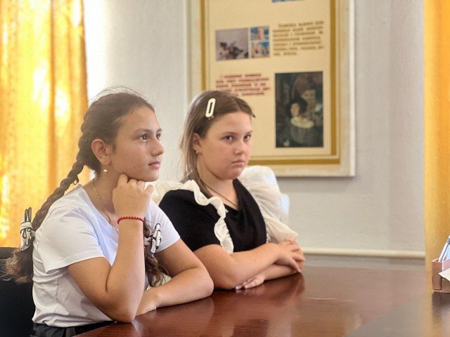 В городе Комсомольское прошел концерт-лекция, посвященный Дню освобождения Донбасса В городе Комсомольское прошел концерт-лекция, посвященный Дню освобождения Донбасса