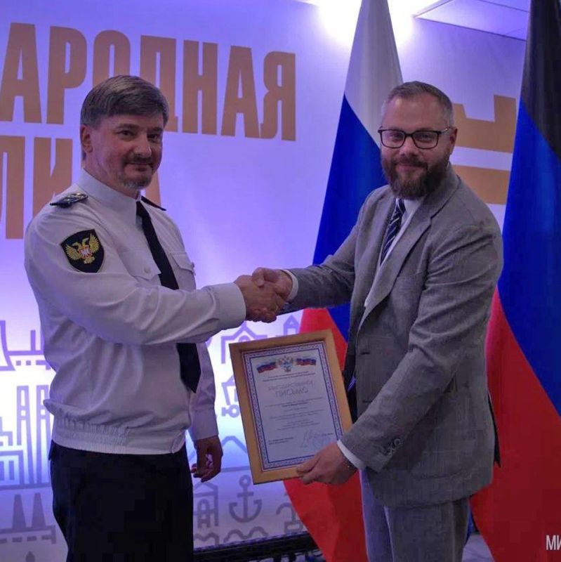 Руководители Росавтотранса и Минтранса ДНР обсудили вопросы развития сети межрегиональных перевозок Руководители Росавтотранса и Минтранса ДНР обсудили вопросы развития сети межрегиональных перевозок